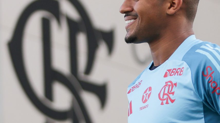 Samuel Lino em seu primeiro treino pelo Flamengo (Foto: Gilvan de Souza/Flamengo)