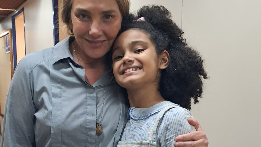 Heloisa Périssé e Valetina Militão nos bastidores de 'Êta mundo melhor!' (Foto: Divulgação)