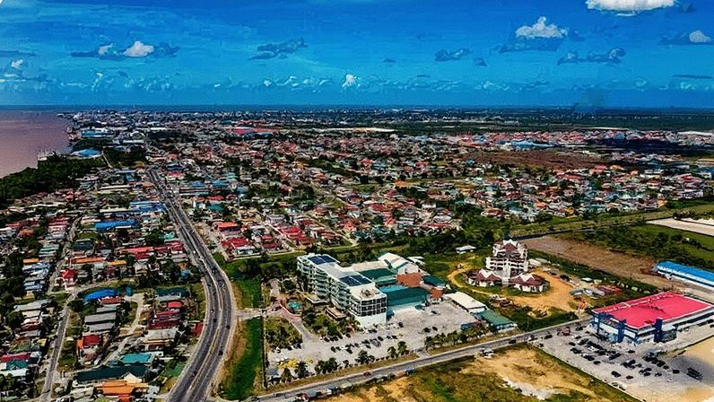 Vista aérea de Georgetown, capital da Guiana (Foto: Luis Acosta/Getty Images)