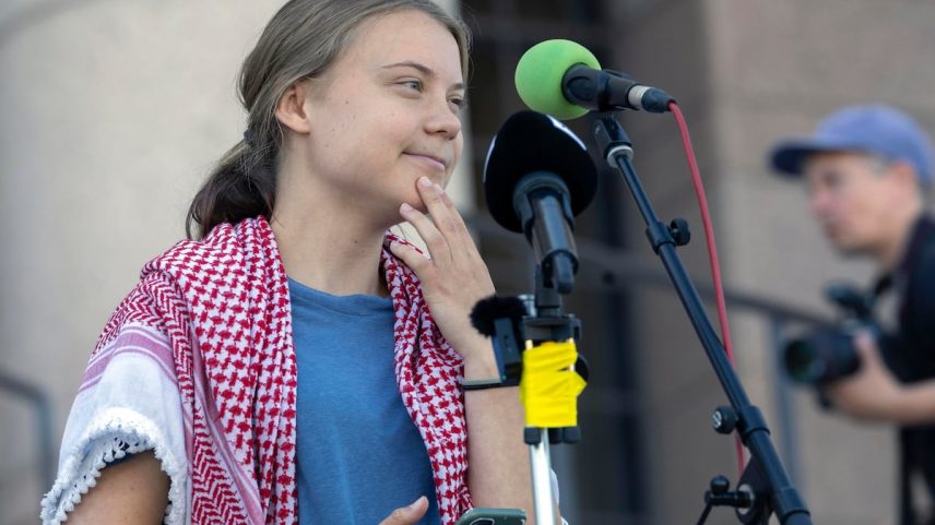 A ativista sueca Greta Thunberg, em 25 de junho de 2024, em uma roda de imprensa em Helsinque (Finlândia). (Foto: MAURI RATILAINEN/EFE)