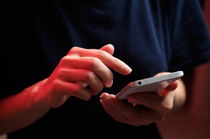 Falsos positivos para fraudes podem assustar e afastar os clientes. 32% deles nunca mais voltam (Foto: Aleksandr Zubkov/Getty Images)