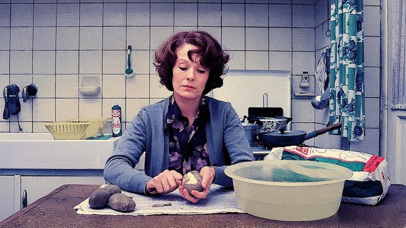 Cena do filme 'Jeanne Dielman', da belga Chantal Akerman (Foto: Reprodução)