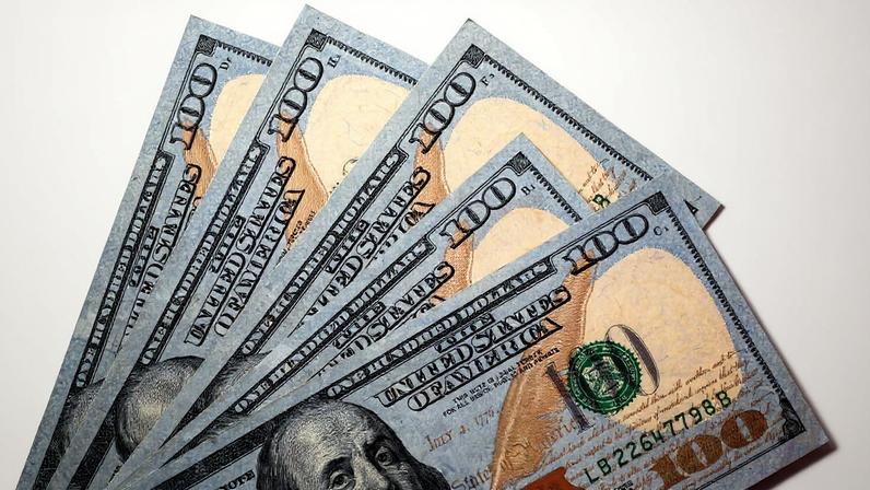 Dólar fecha a R$ 3,320 após queda de 0,62% na última semana (Foto: Reprodução)