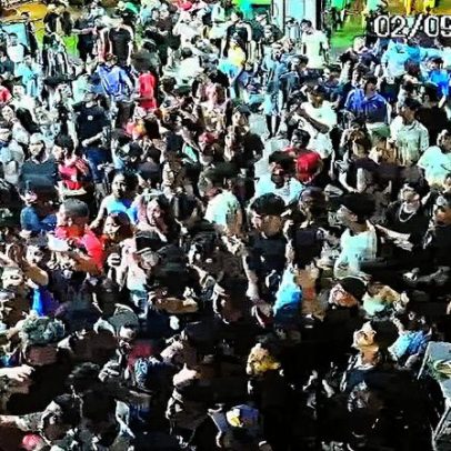 Seguidores invadem posto de saúde após promessa de dinheiro de influenciador