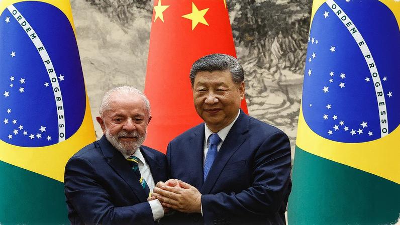 Presidente Luiz Inácio Lula da Silva aperta a mão do presidente chinês, Xi Jinping, em Pequim (Foto: Reprodução)