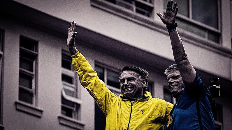 Ex-presidente Bolsonaro e governador Tarcísio de Freitas participam de marcha em São Paulo a favor da amnistia a golpistas (Foto: Reprodução)