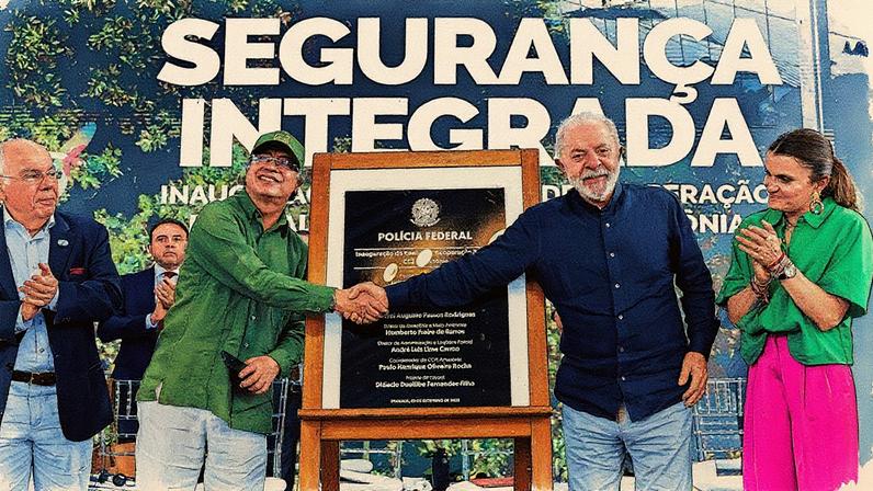 Lula e o presidente da Colômbia posam juntos em Manaus (Foto: Reprodução)