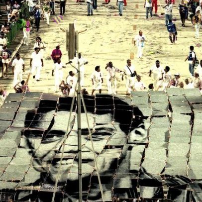 Mangueira homenageia Chico Buarque e Maria Bethânia em seu samba-enredo final