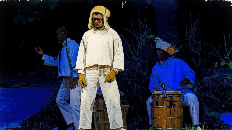 Bad Bunny canta durante seu último concerto no Coliseo de Puerto Rico em San Juan (Foto: Reprodução)