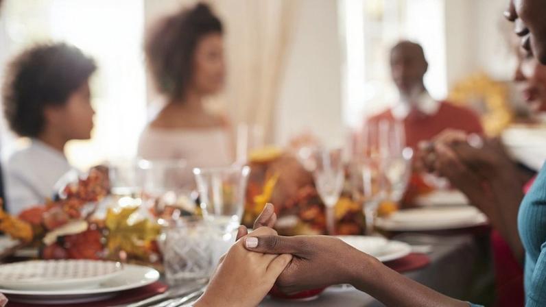 How to Host a Friendsgiving