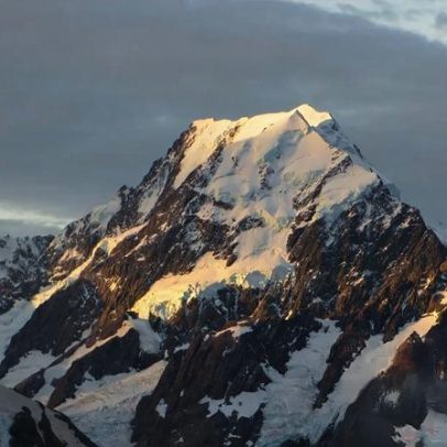Dois alpinistas morrem após queda no Aoraki Mount Cook, pico mais alto da NZ