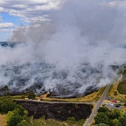 Incêndios no Reino Unido em 2025 atingem mais áreas desde início dos registros