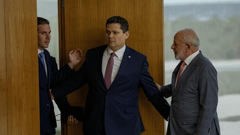 O corte de relações entre o comando do Congresso e líderes de Lula