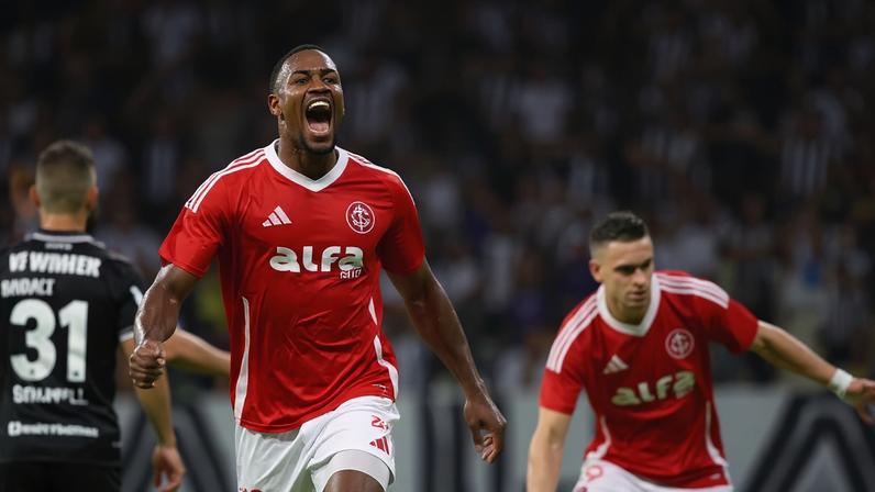 Ricardo Mathias comemora gol que encerra jejum de vitórias fora (Foto: Ricardo Duarte/SC Internacional)