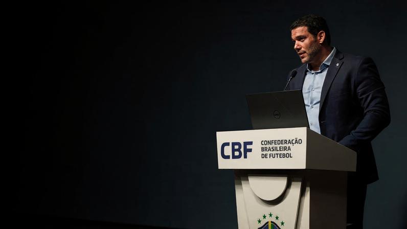 Samir Xaud, presidente da CBF, durante apresentação do novo calendário do futebol feminino. (Foto: Rafael Ribeiro/CBF)