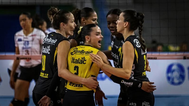 Praia Clube vence Mackenzie pela Superliga Feminina (Foto: Divulgação/ Praia Clube Uberlândia)