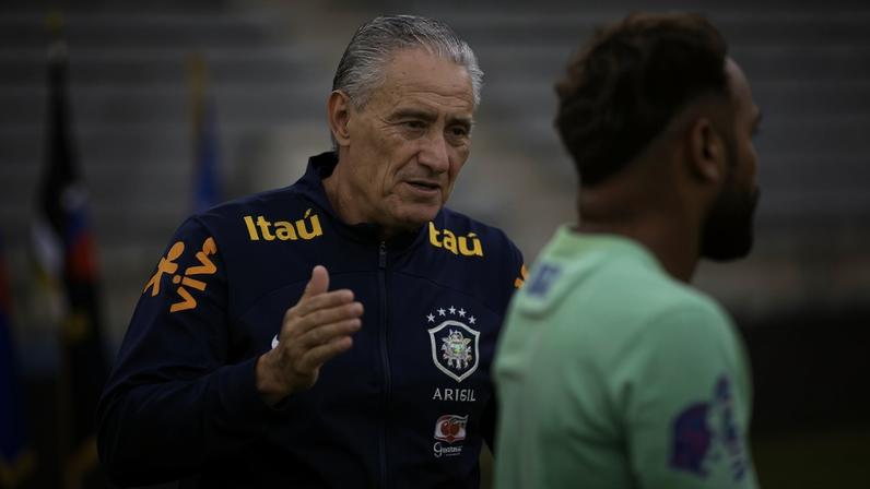 Tite está de volta ao futebol após sete meses afastado (Foto: Lucas Figueiredo / CBF)