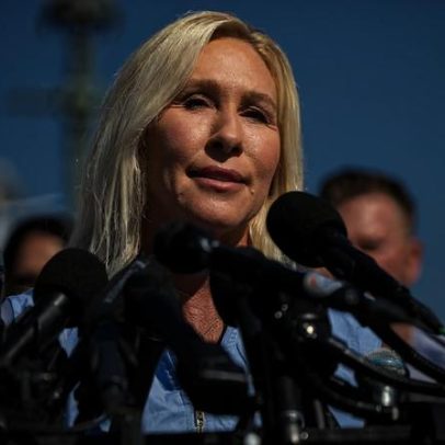 Marjorie Taylor Greene anuncia retirada após acusações de traidora por Trump