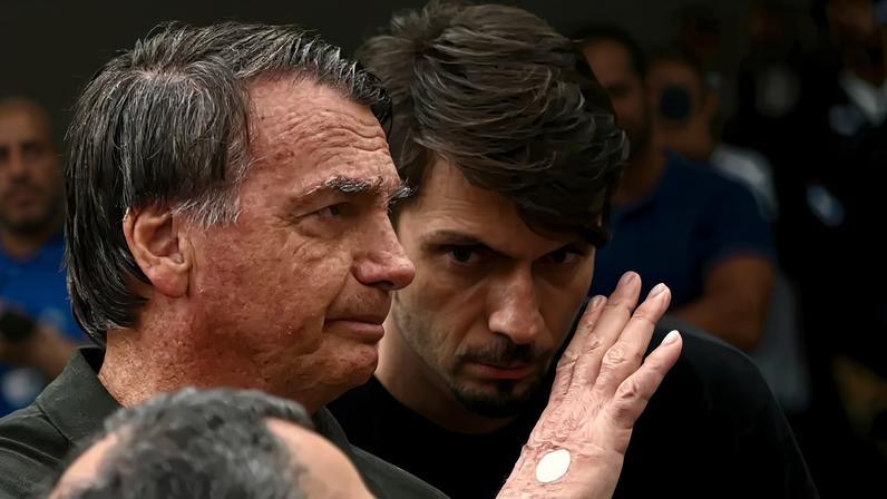 Jair Bolsonaro foi condenado pela Primeira Turma, mas os embargos de declaração podem ser apresentados para esclarecer pontos obscuros do acórdão. (Foto: Andre Borges/EFE)