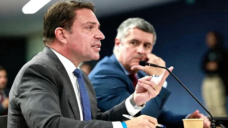 PT tenta encerrar mandato de Ramagem imediatamente