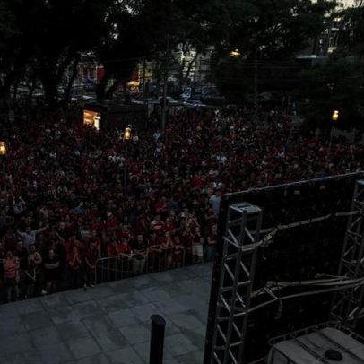 Telão fora da Arena da Baixada para Athletico x América-MG