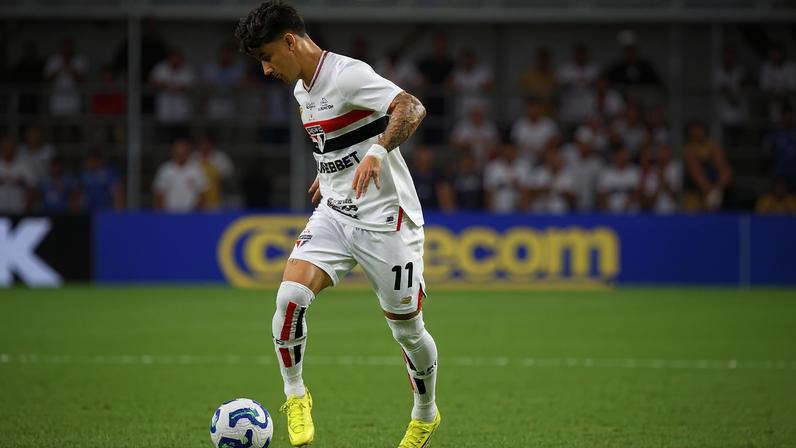 Ferreirinha seguirá em tratamento no Reffis (Foto: Rubens Chiri/Saopaulofc.net)