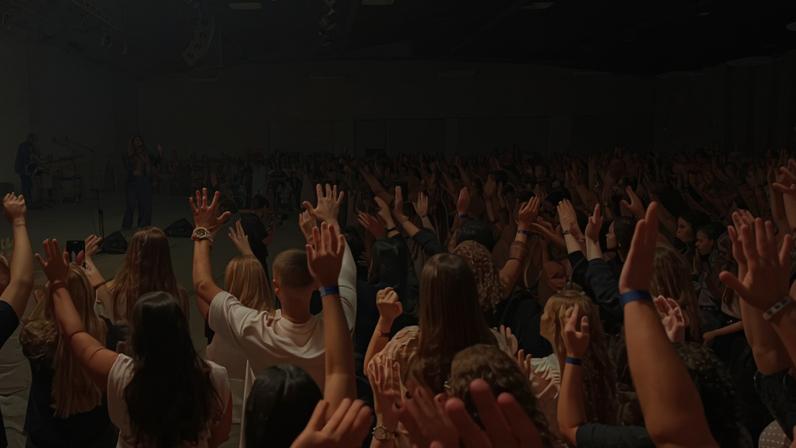A artista apresentou seus maiores sucessos, além de comandar o louvor entoando outros clássicos da música gospel. Foto: Cristiano Stefenoni