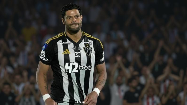 Hulk perdeu sua cobrança na decisão por pênaltis (Foto: Juan Mabromata / AFP)