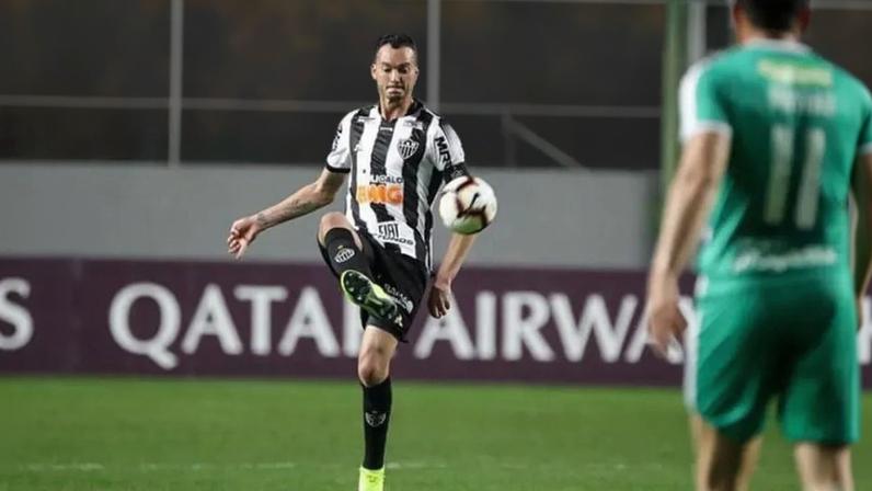 Réver é um dos maiores zagueiros da história do Atlético-MG, com títulos, gols e a faixa de capitão em momentos decisivos. (Bruno Cantini / Atletico MG)