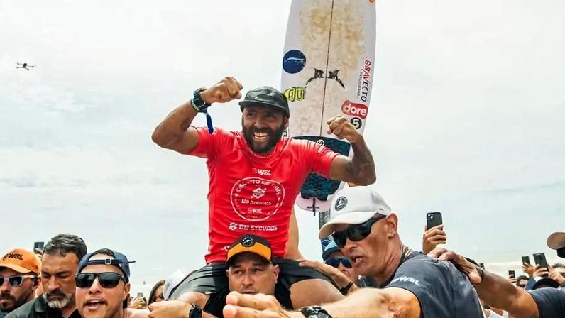 Jadson André vence WSL. (Foto: Pedro Paiva / WSL Brasil).