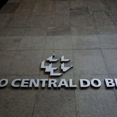 Mercado reduz projeções de inflação e Selic para 2026