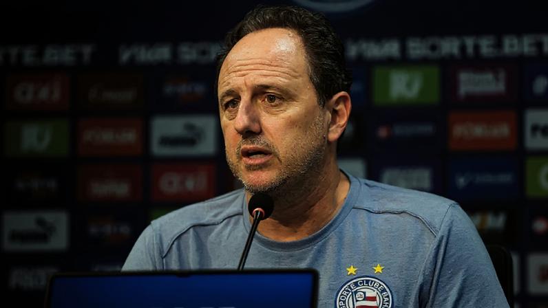 Rogério Ceni em entrevista coletiva depois da partida contra o Vasco (Foto: Rafael Rodrigues / EC Bahia)