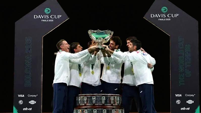 Itália derrota Espanha e garante hexacampeonato na final da Copa Davis. (Foto: Reprodução / X @copadavis)