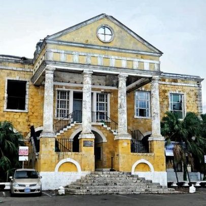 Furacão Melissa destrói edifícios coloniais no oeste da Jamaica