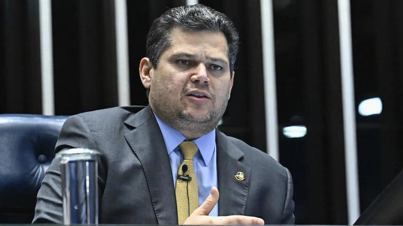 Alcolumbre disse que soube da indicação de Messias ao STF pela imprensa. (Foto: Waldemir Barreto/Agência Senado)
