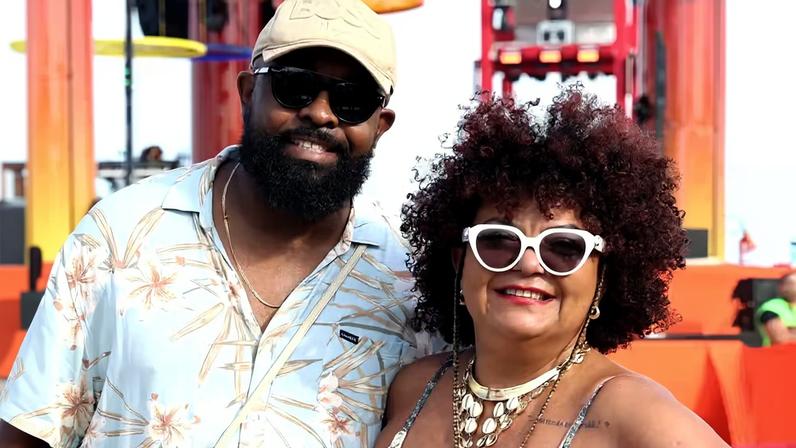 Babi Cruz vai com o namorado e a filha ao 'Ivete Clareou' — Foto: ROBERTO FILHO / BRAZIL NEWS