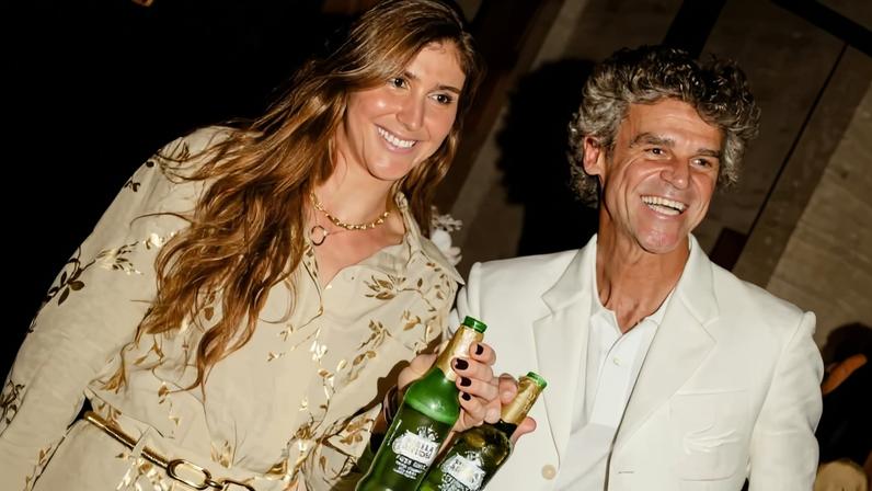 Guga celebra grandes conquistas em noite de reconhecimento