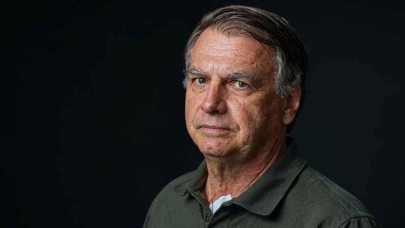 Moraes autoriza Bolsonaro a receber alimentação particular na PF