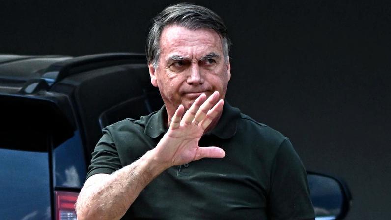 Aliados de Bolsonaro questionam a pressa de Moraes em decretar a prisão de Bolsonaro e as alegações apontadas. (Foto: André Borges/EFE)