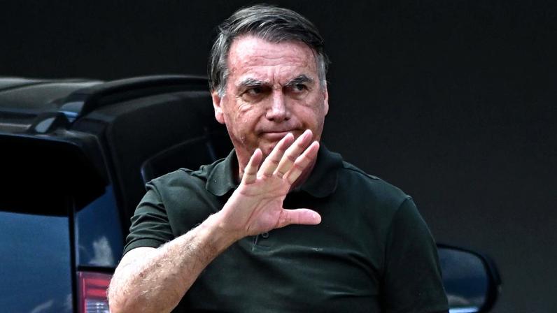 Aliados de Bolsonaro questionam a pressa de Moraes em decretar a prisão de Bolsonaro e as alegações apontadas. (Foto: André Borges/EFE)