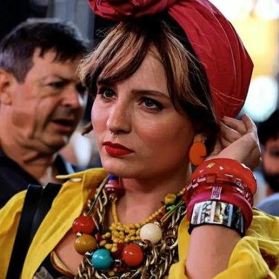 Larissa Manoela se manifesta sobre rumores de ser Carmen Miranda em novo filme