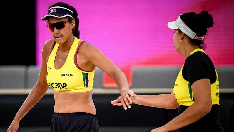 Duda e Ana Patrícia no Mundial de Vôlei de Praia 2025 (Foto: Volleyball World)