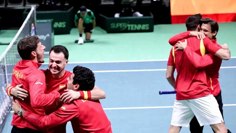 Comemoração da Espanha na Copa Davis. (Tiziana Fabi/AFP)