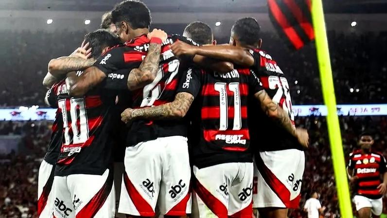 Flamengo comemora gol diante do Bragantino (Foto: Gilvan de Souza/Flamengo)