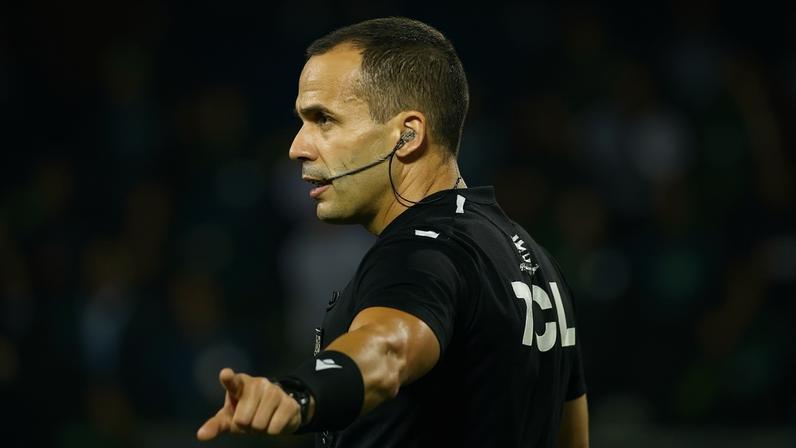 Alex Gomes Stefano apitou empate entre Corinthians e Cruzeiro na Neo Química Arena (Foto: Cesar Greco/Palmeiras)