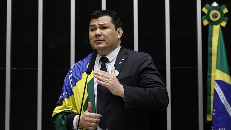 Conselho de Ética analisa 13 processos contra deputados