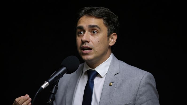 Nikolas relata preocupação de que Bolsonaro morra se for para presídio. (Foto: Kayo Magalhães / Câmara dos Deputados)