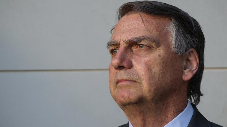 Bolsonaro negou que tenha tentado violar a tornozeleira a fim de fugir. Foto: Valter Campanato/Agência Brasil