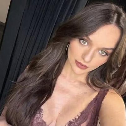 Rafa Kalimann mostra barrigão em vestido rendado durante gestação