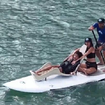 Isabella Fiorentino mostra prancha adaptada para surfar com filho com paralisia